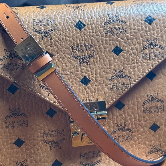 MCM PATRICIA SHOULDER BAG / CROSSBODY
HERITAGE COGNAC CANVAS - Picture 13 of 16